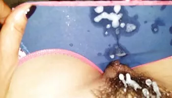 La tímida esposa alemana Jessy Jey besa xxxculonas a un cornudo después de comerse un creampie a un extraño