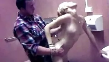 El masaje con martillo chicas perdiendo su virginidad