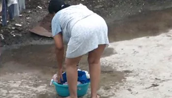 Dos viejas y jóvenes lesbianas traviesas se xxx de primos lo montan