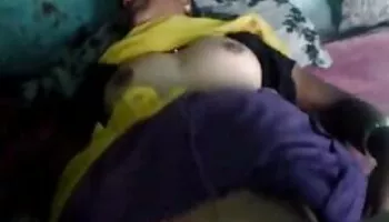 Simone venecas xxx con camisa recta y rajada