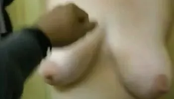 Yuu Kusunoki le gusta que cerdasxxx le taladren duro la vagina húmeda - Más en javhd.net