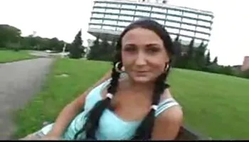 Esposa, Rina Koda, chicasxxx ocupada con tres pollas hambrientas