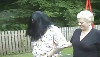 Morena valiente tiene su coño apretado relleno pichaloca