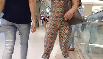 ¡Mesa para tres! pornogay