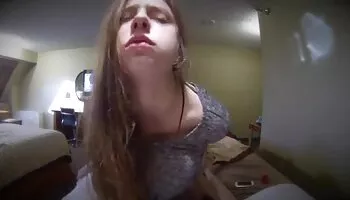 Dos pollas en su culo apretado hacen que la adolescente TS Gabrielly Ferraz videos xxx maduras gima como una puta