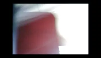 Ella se está xxx virgenes poniendo facial